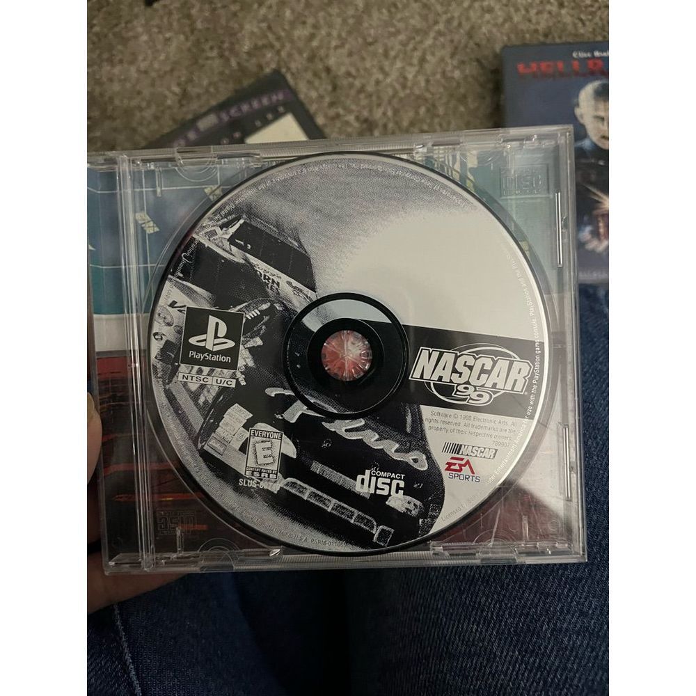 PlayStation nascar 99